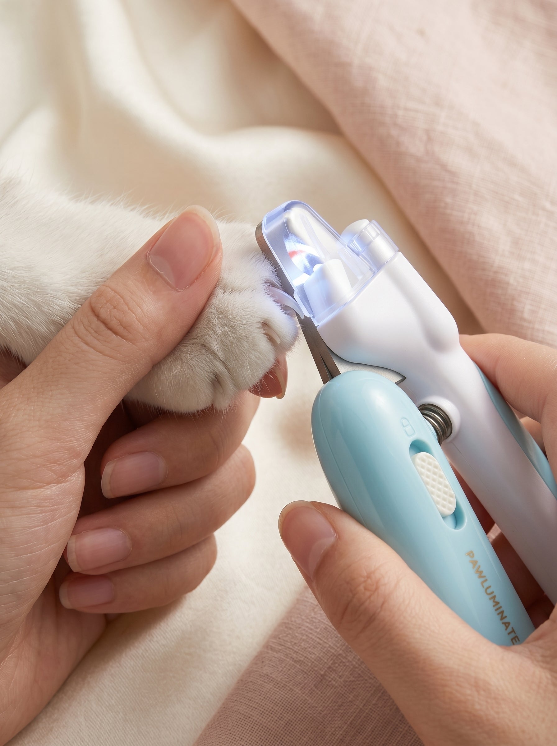 2-in-1 LED Pet Nail Trimmer
